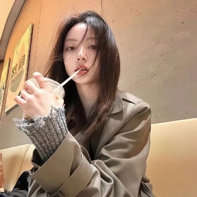 碧窗艳影